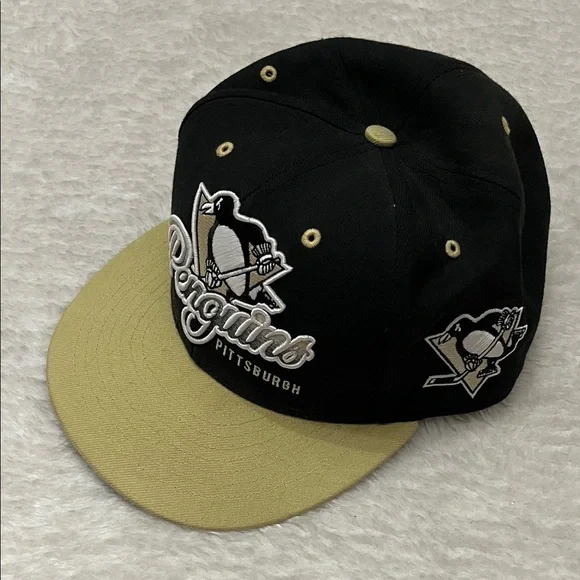 Pittsburgh Penguins Embroidered Snapback Cap - Picture 8 of 8